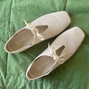 Vivaia Square Toe Lace Up Flats